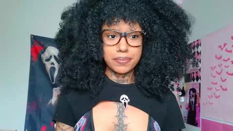 Spookie Baddie online show from April 19, 6:43 pm