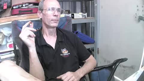 04oldskool online show from December 4, 9:18 pm