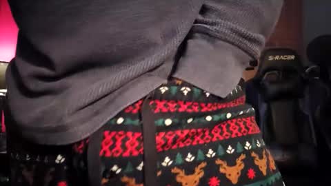 Alex online show from December 3, 6:52 pm