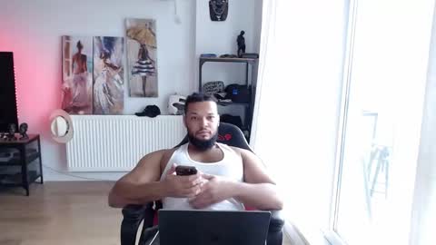 Kingsley online show from December 1, 1:25 am