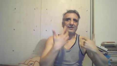 0luvmonkey online show from December 20, 12:06 am