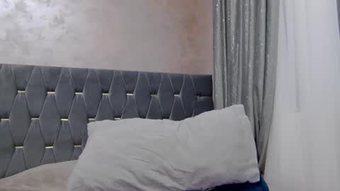 10in_deluxe online show from December 16, 10:43 am