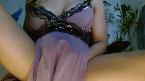 Snapshot of 10inbigcummer chatting on January 18, 8:52 am Jennifer Atkinson online show from January 18, 8:52 am