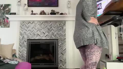 Aurora Willows online show from February 26, 2:05 pm