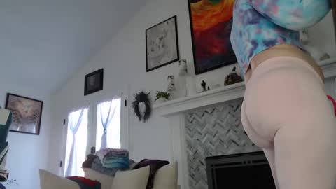 Aurora Willows online show from November 23, 7:23 pm