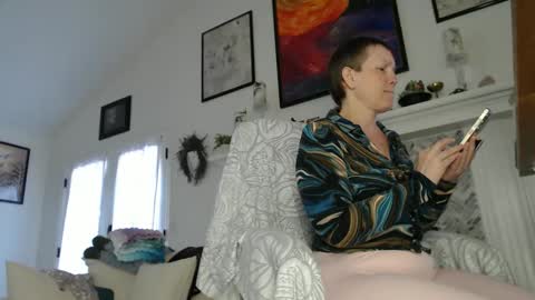 Aurora Willows online show from November 30, 2:57 pm