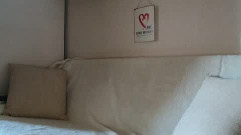 12ennie online show from September 24, 6:42 am