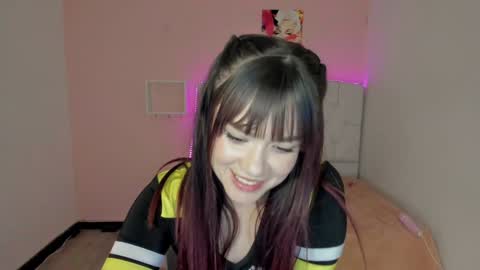 Snapshot of 18candy chatting on December 16, 11:39 pm 18candy online show from December 16, 11:39 pm
