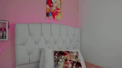Snapshot of 18candy chatting on September 15, 10:11 pm 18candy online show from September 15, 10:11 pm
