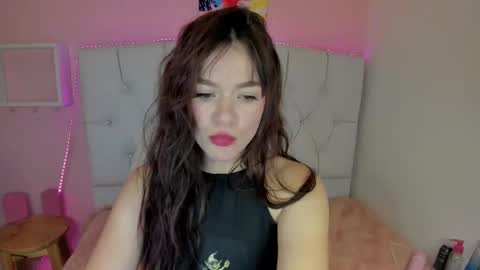 Snapshot of 18candy chatting on February 19, 1:18 am 18candy online show from February 19, 1:18 am