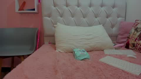 Snapshot of 18candy chatting on January 18, 10:17 am 18candy online show from January 18, 10:17 am