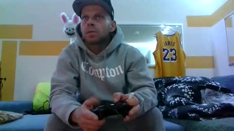 19banger85 online show from November 8, 1:25 pm