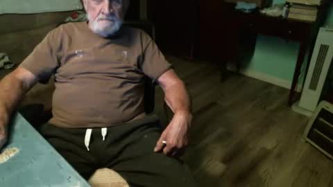 1handyanddee online show from January 13, 1:57 am