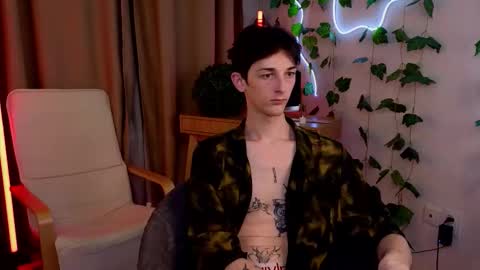 Max online show from March 17, 10:48 pm