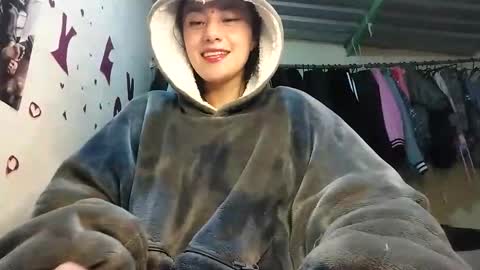 1kandylove online show from October 30, 2:34 am