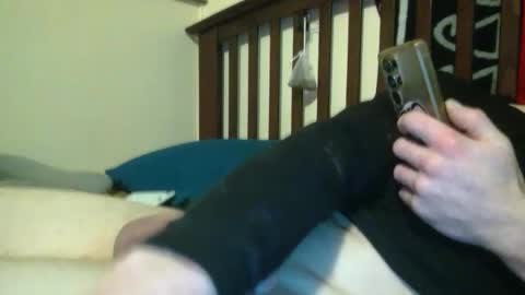 1knightluver69 online show from February 18, 5:46 pm