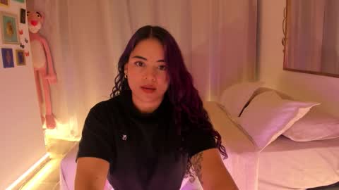 laiaa rivas online show from December 3, 4:02 am