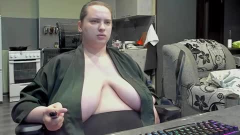 1LINDSEY1 online show from February 22, 11:57 am