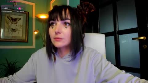 Moona  online show from September 30, 3:33 pm