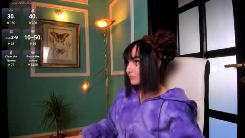 Moona  online show from October 13, 2:08 pm