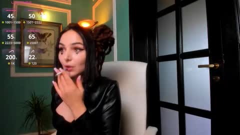 Moona  online show from October 15, 12:50 pm