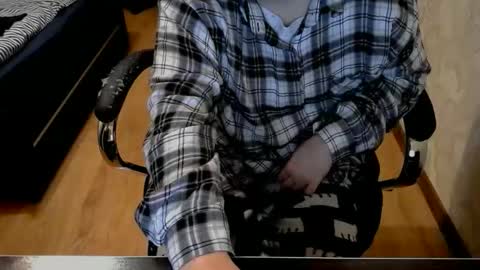 1your_hot_girls online show from February 9, 8:00 pm