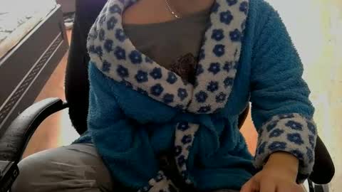 1your_hot_girls online show from February 12, 12:33 pm