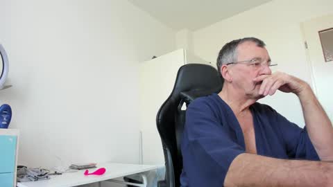 Henk online show from February 2, 12:13 pm