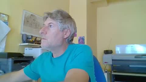 22esserre online show from September 18, 1:04 pm