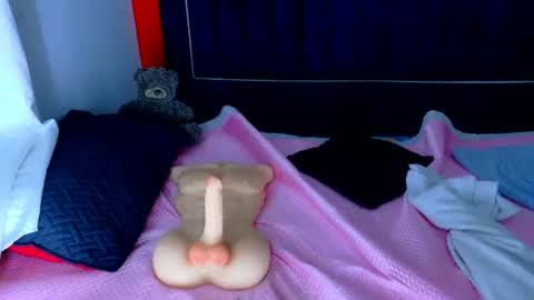 Isabella online show from April 1, 1:41 pm