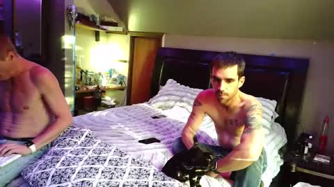 2guys0469 online show from November 10, 11:07 pm