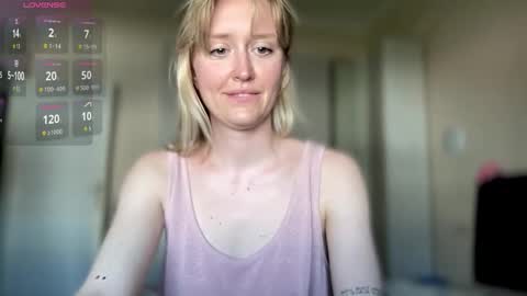 Snapshot of 2kepler22b chatting on September 20, 1:58 pm  . online show from September 20, 1:58 pm