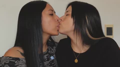 Dalilah and Tarah online show from November 11, 7:05 pm