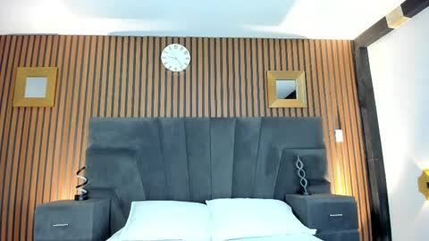 3X NAXAA online show from October 17, 1:26 pm