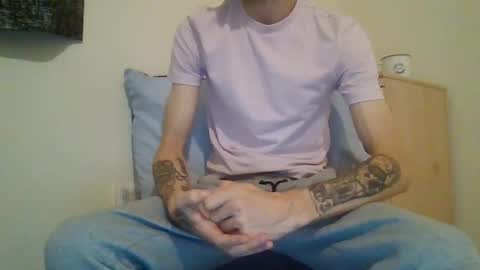 420feetloverr420 online show from September 26, 11:24 pm