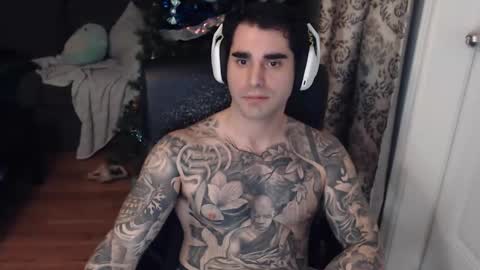 Snapshot of 420randomguy chatting on December 2, 11:35 pm Anomander Rake online show from December 2, 11:35 pm