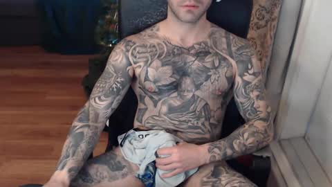 Snapshot of 420randomguy chatting on January 4, 7:02 pm Anomander Rake online show from January 4, 7:02 pm