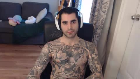 Snapshot of 420randomguy chatting on February 6, 2:04 pm Anomander Rake online show from February 6, 2:04 pm