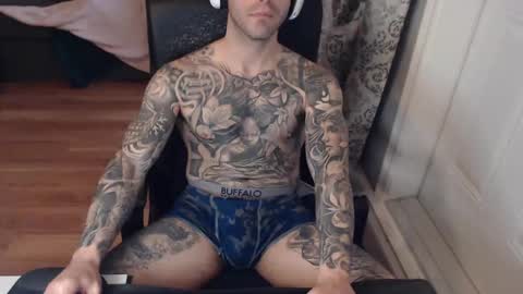 Snapshot of 420randomguy chatting on February 17, 9:21 pm Anomander Rake online show from February 17, 9:21 pm