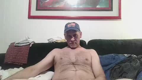 4nuf online show from February 12, 9:01 pm