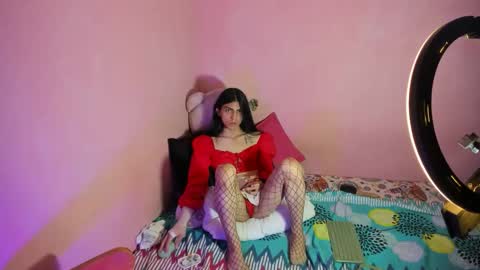 Lee lowell online show from November 25, 6:01 am