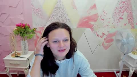 7kristen online show from September 25, 7:37 am