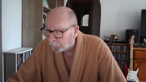 Snapshot of 7thsojourn chatting on February 25, 4:14 pm Papi online show from February 25, 4:14 pm