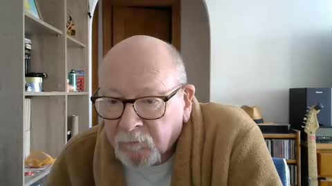Snapshot of 7thsojourn chatting on December 6, 10:00 am Papi online show from December 6, 10:00 am