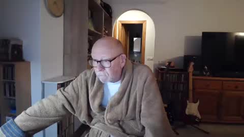 Snapshot of 7thsojourn chatting on February 19, 6:21 pm Papi online show from February 19, 6:21 pm