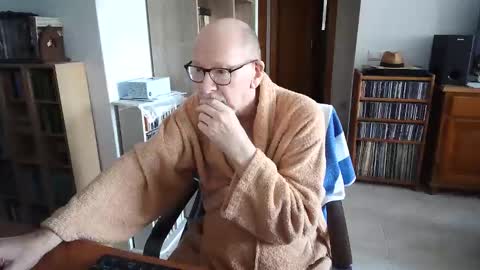  Papi  online show from December 2, 9:40 am