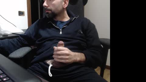 80lover online show from December 4, 9:25 pm