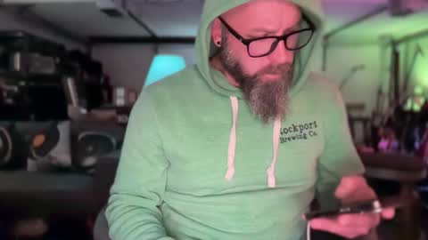 8curveforyou online show from December 16, 6:20 am