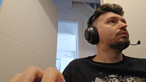 8inchdude93 online show from March 21, 8:09 am