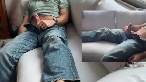 8incher NYC online show from November 12, 8:00 pm